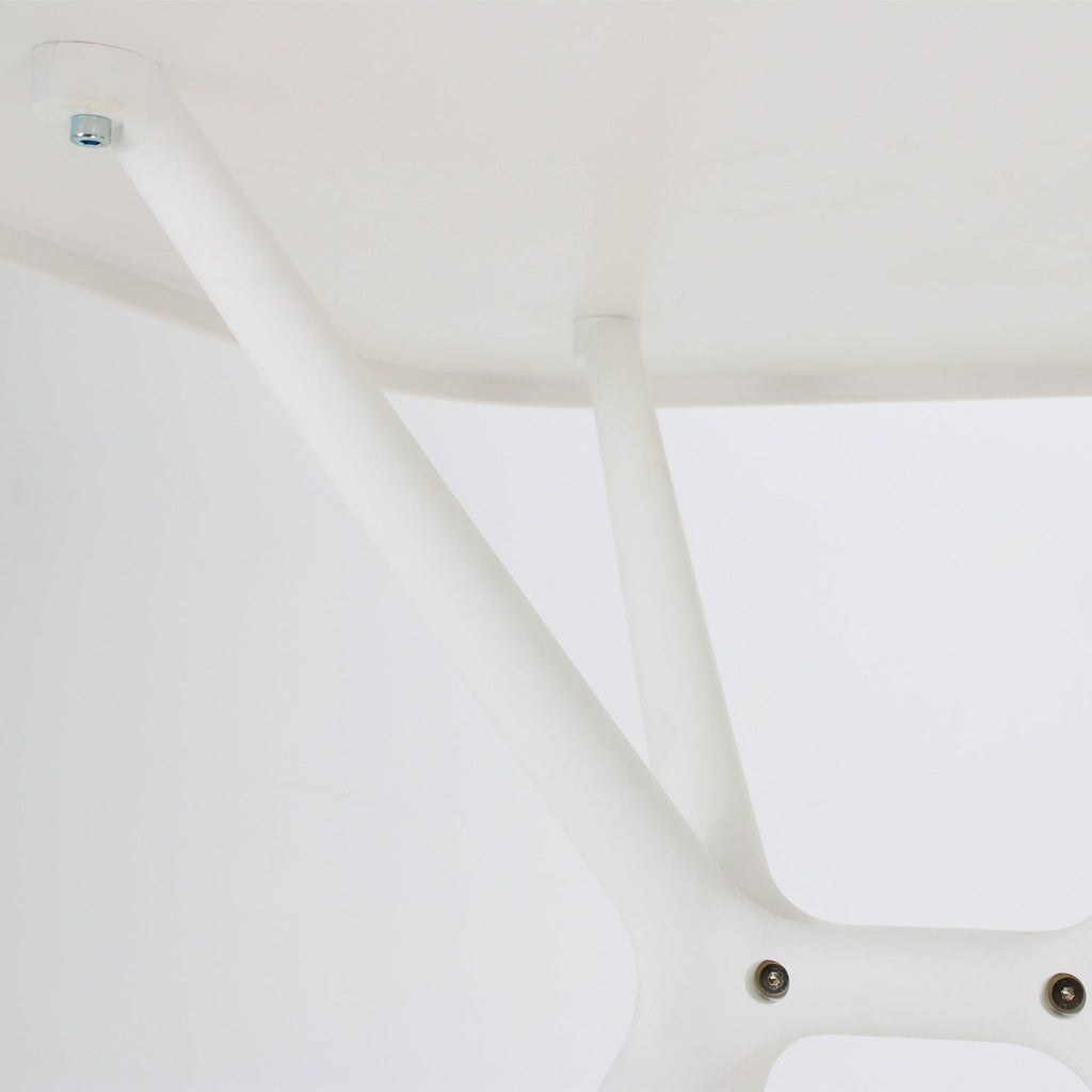 Mesa Lodi en blanco, detalle del acabado