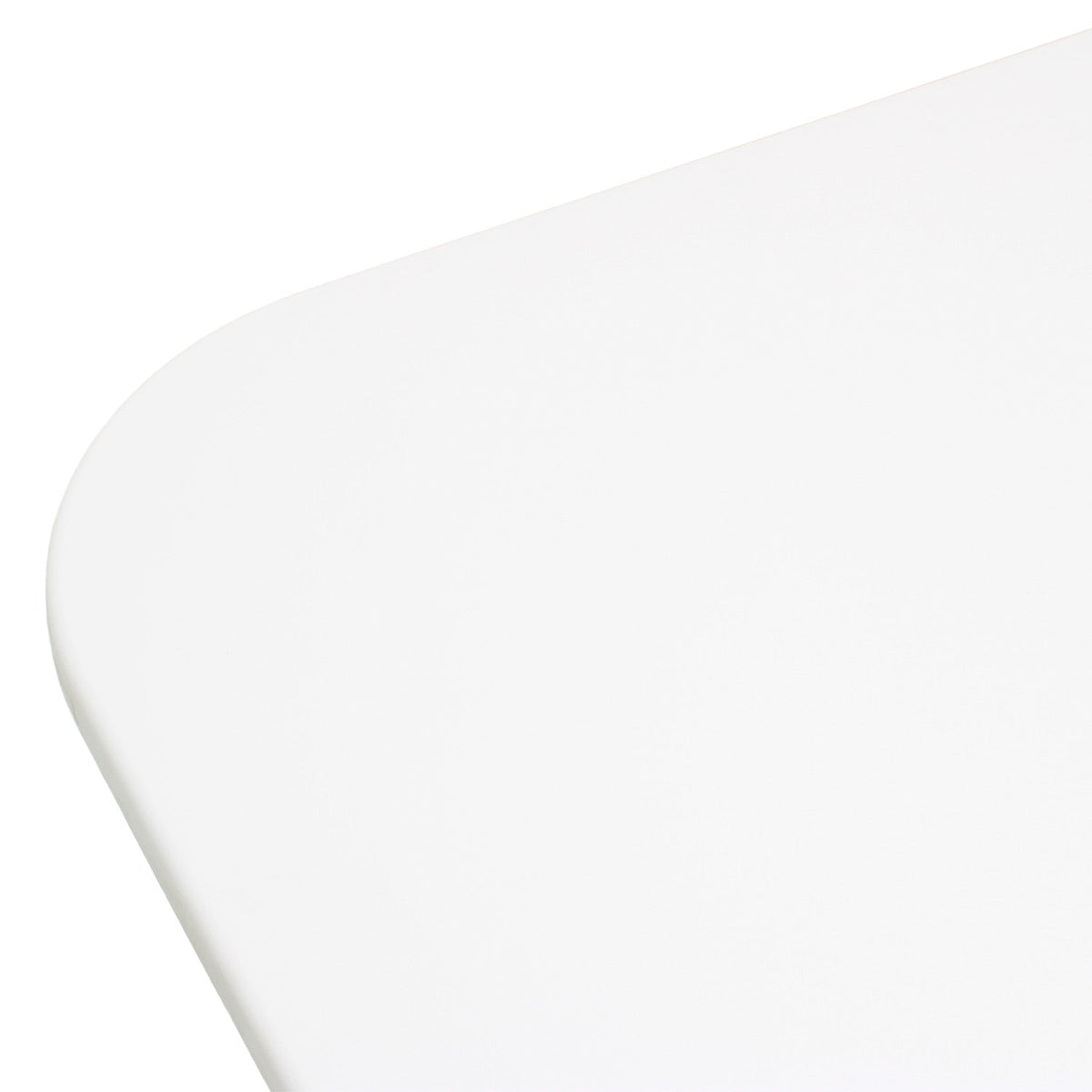 Mesa Lodi en blanco, detalle del acabado 4